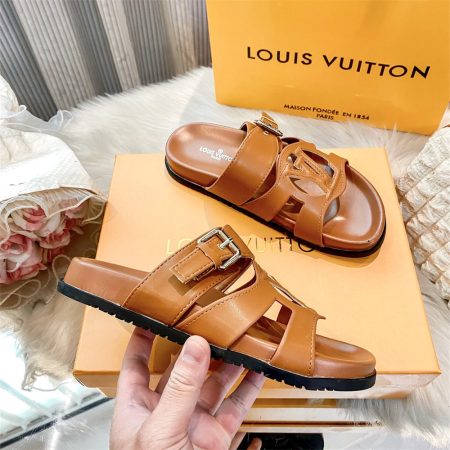 High quality couple slippers size:5-11 with box LOV #31171 - Image 2