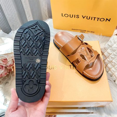 High quality couple slippers size:5-11 with box LOV #31171 - Image 3