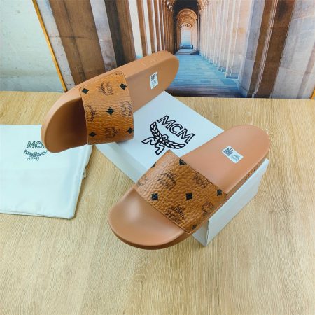High quality couple slipper size:5-12 with box MCI #31175 - Image 6