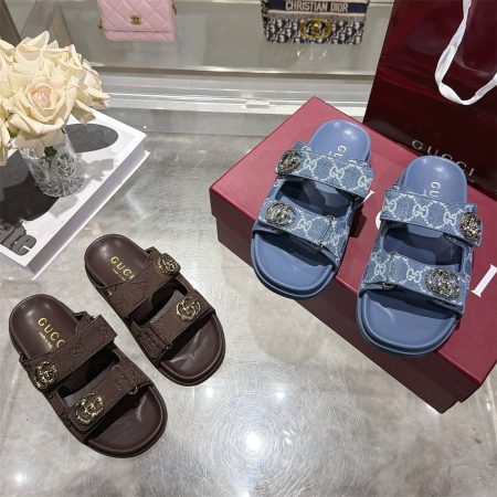 High quality slipper size:5-9 with box GUI #31182