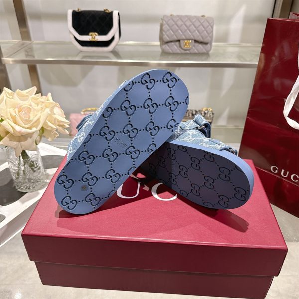 High quality slipper size:5-9 with box GUI #31182 - Image 3