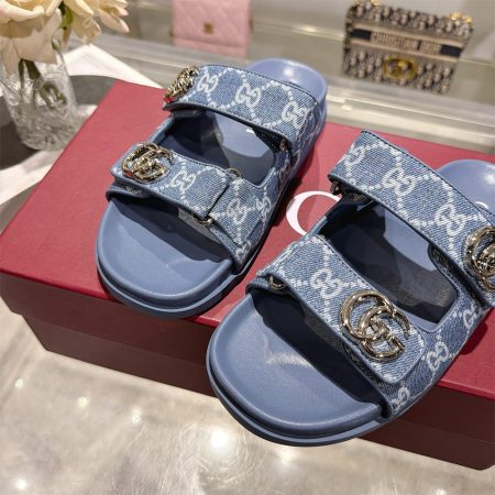 High quality slipper size:5-9 with box GUI #31182 - Image 4