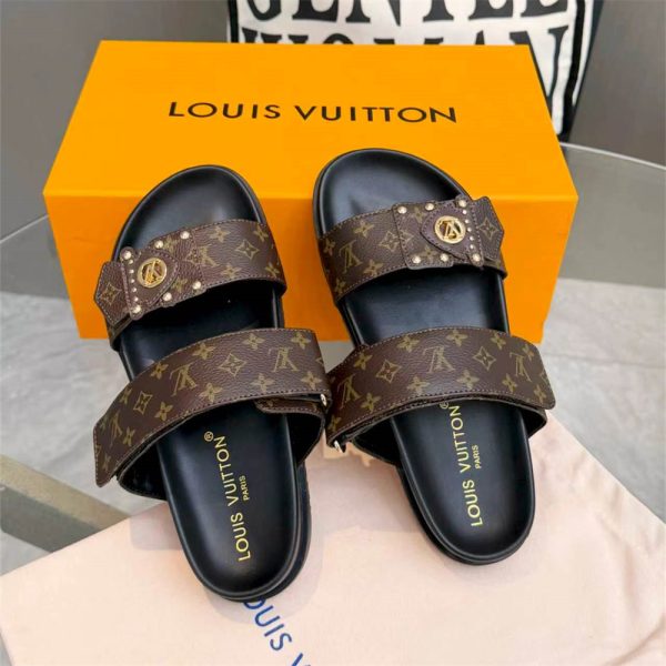 High quality slipper size:5-11 with box LOV #31183 - Image 4