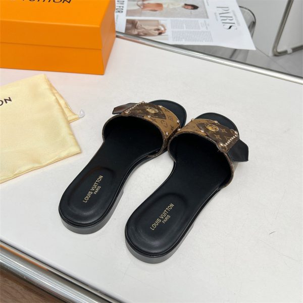 High quality slipper size:5-12 with box LOV #31189