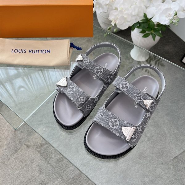 High quality sandals size:5-11 with box LOV #31200