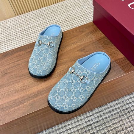 High quality slipper size:5-10 with box GUI #31217