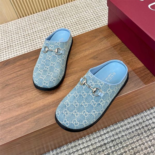 High quality slipper size:5-10 with box GUI #31217