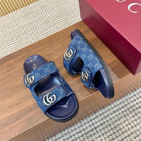 High quality slipper size:5-10 with box GUI #31218 - Image 3
