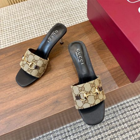 High quality slipper size:5-11 with box GUI #31220 - Image 4