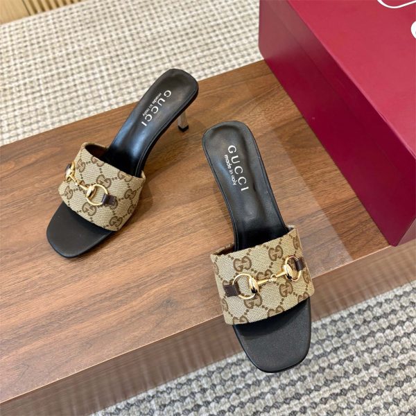 High quality slipper size:5-11 with box GUI #31220