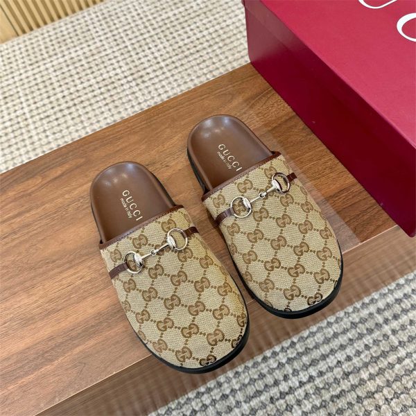 High quality slippers size:5-10 with box GUI #31221