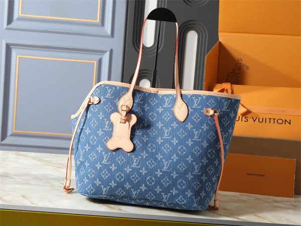 Top quality Tote bag size:31*28cm LOV #31222