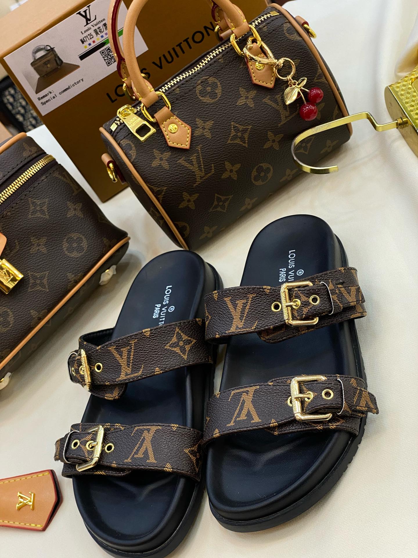 High fashion slippers & shoulder bag free shipping LOV #31226 - Image 1