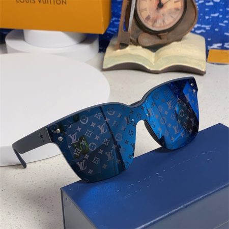 High quality sunglass with box LOV #31253 - Image 2