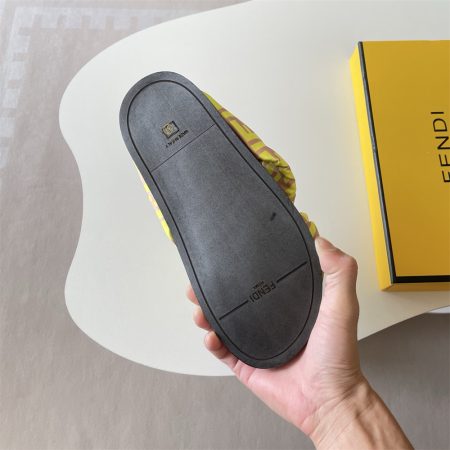 High quality slipper size:5-11 with box FEI #31262 - Image 4