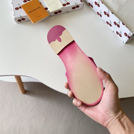 High quality slipper size:5-11 with box LOV #31265 - Image 4