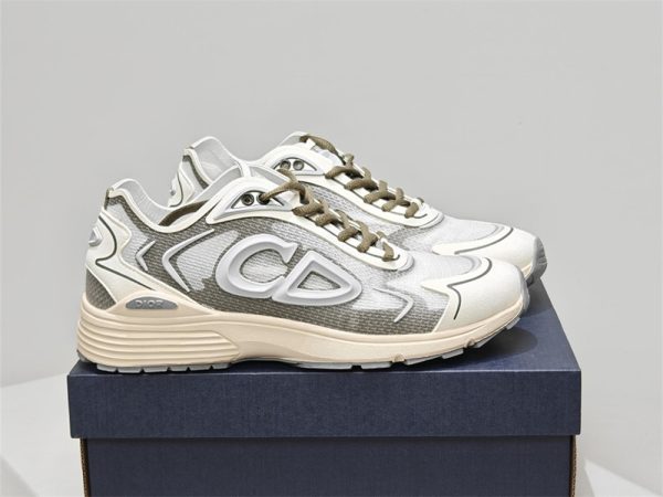 High quality sneaker with box size:7-11 DIR #31267