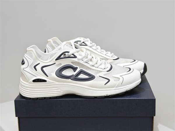 High quality sneaker with box size:7-11 DIR #31267