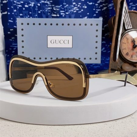 High quality sunglass with box GUI #3174 - Image 3
