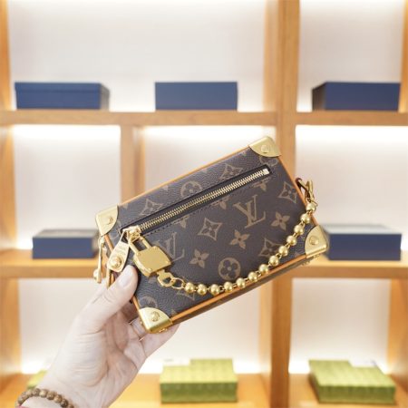 High quality shoulder bag size:18*12*7cm LOV #31279 - Image 2