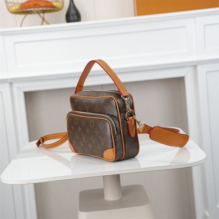 Top quality leather shoulder bag size:25*17.5*11cm LOV #31284 - Image 3