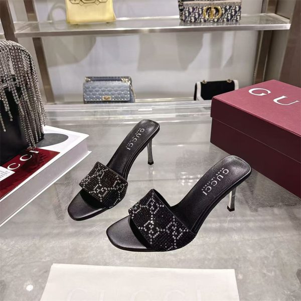 High quality slippers size:5-11 with box GUI #31359