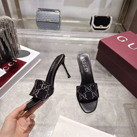 High quality slippers size:5-11 with box GUI #31359 - Image 3