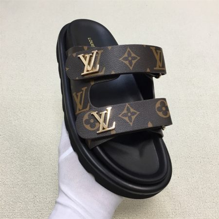 High quality couple slippers size:5-11 with box LOV #31361 - Image 3