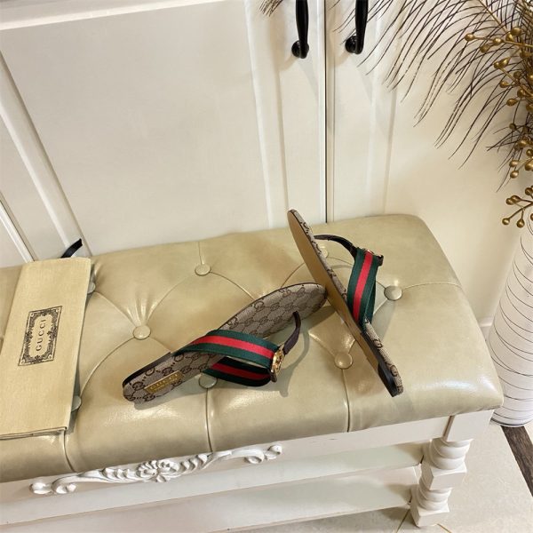High quality slippers size:5-12 with box GUI #31364
