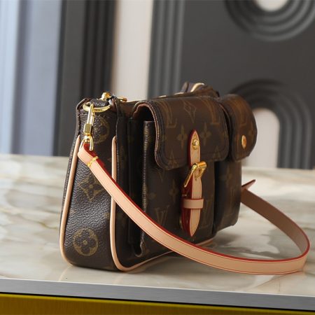 High quality shoulder bag size:23.5*14*3cm LOV #31370 - Image 2
