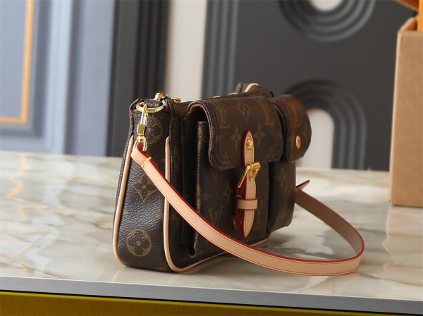 High quality shoulder bag size:23.5*14*3cm LOV #31370