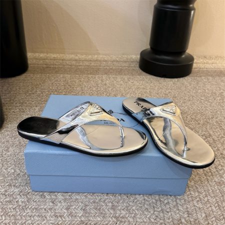 High quality slippers size:5-9 with box PRA #31381 - Image 3