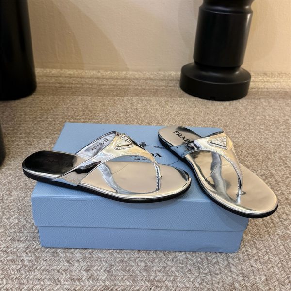 High quality slippers size:5-9 with box PRA #31381