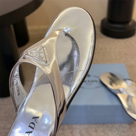 High quality slippers size:5-9 with box PRA #31381 - Image 4