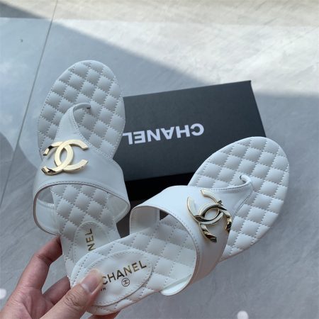 High quality slippers size:5-11 with box CHL #31384 - Image 3