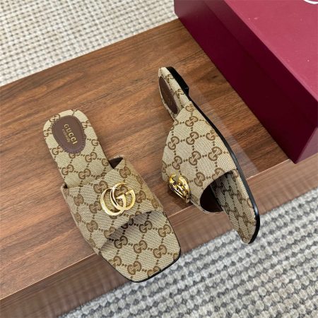High quality slipper size:5-12 with box GUI #31398 - Image 2
