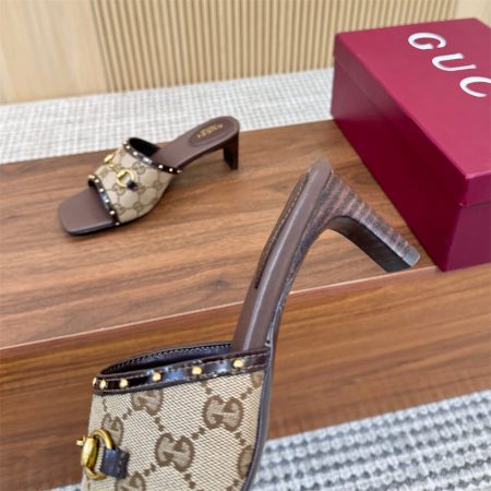 High quality slipper size:5-11 with box GUI #31399 - Image 2