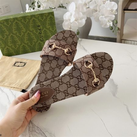 High quality couple slipper size:5-12 with box GUI #31401 - Image 3