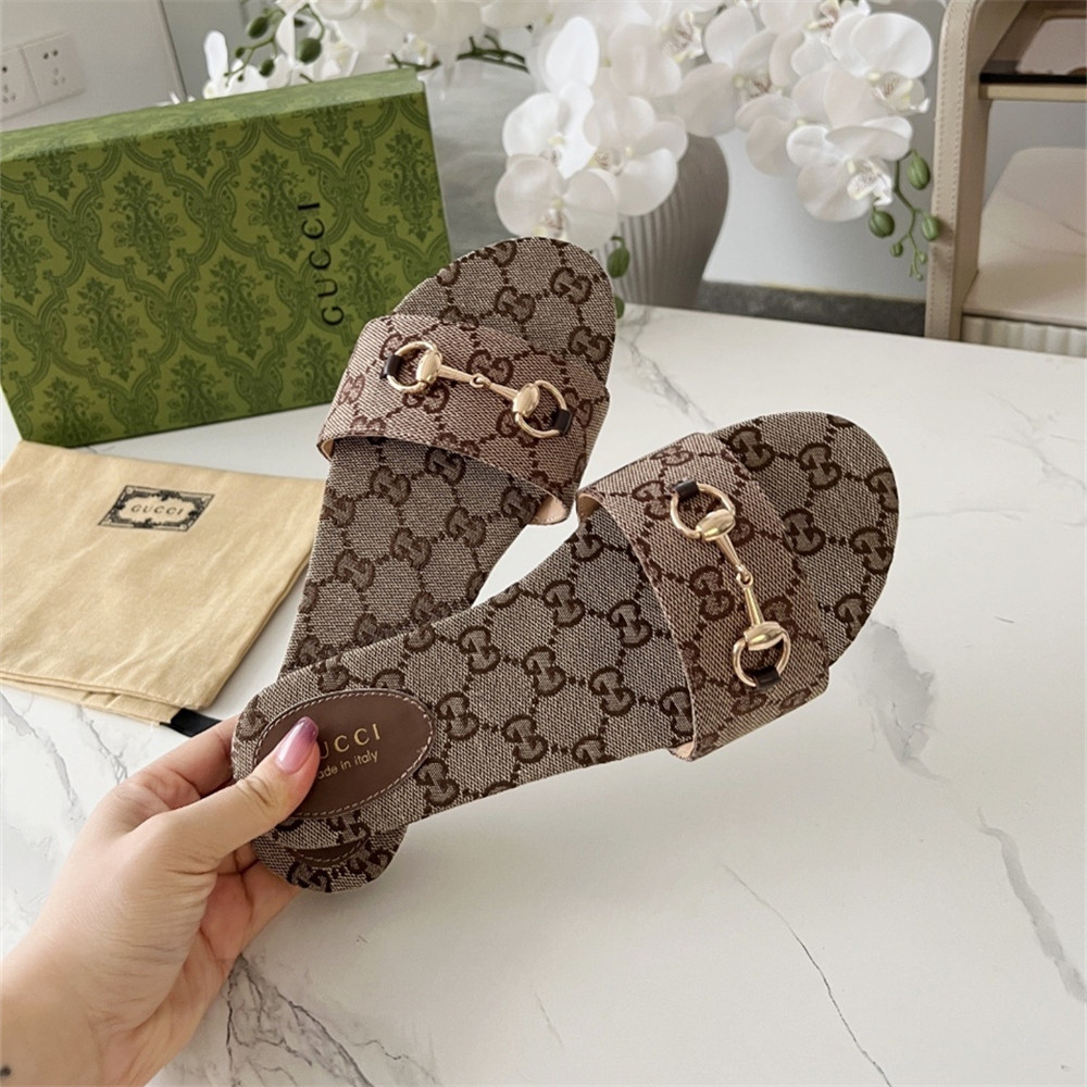 High quality couple slipper size:5-12 with box GUI #31401 - Image 3