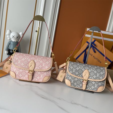 High quality shoulder bag size:25*15*9cm LOV #31433