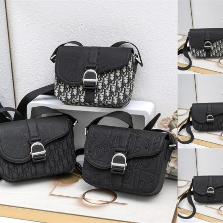 Top quality Messenger bag size:23*17.5*6cm DIR #31441