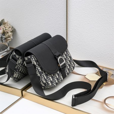 Top quality Messenger bag size:23*17.5*6cm DIR #31441 - Image 2