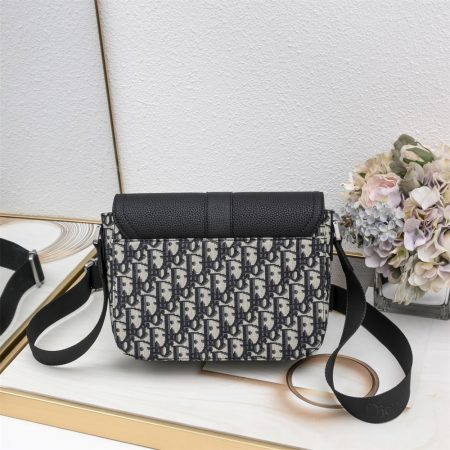 Top quality Messenger bag size:23*17.5*6cm DIR #31441 - Image 3