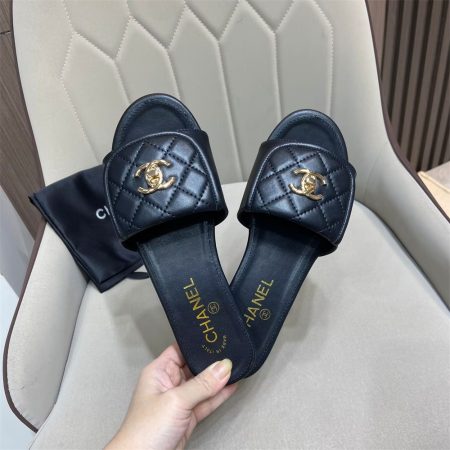 High quality slippers size:5-10 with box CHL #31447 - Image 4