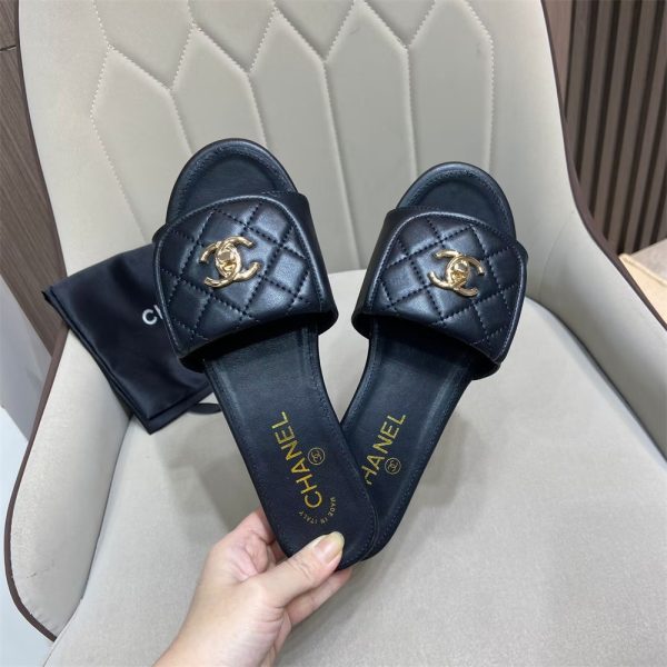 High quality slippers size:5-10 with box CHL #31447 - Image 4