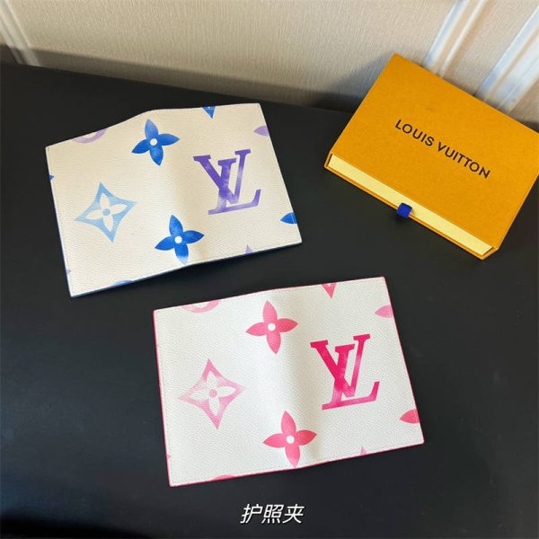 Wholesale Passport holder with box LOV #A0743