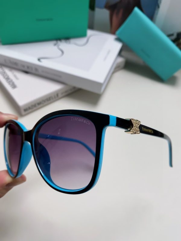 Wholesale Fashionable sunglasses GUI #A0446