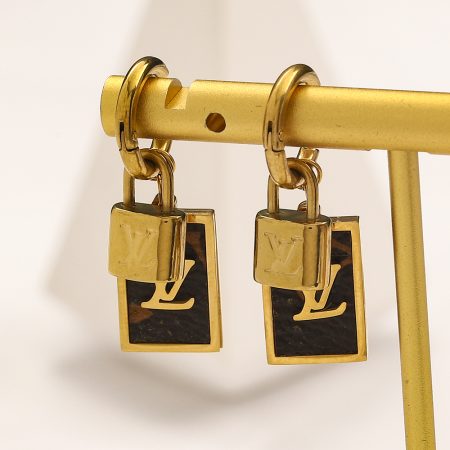 Wholesale Fashion Earrings LOV #A1065