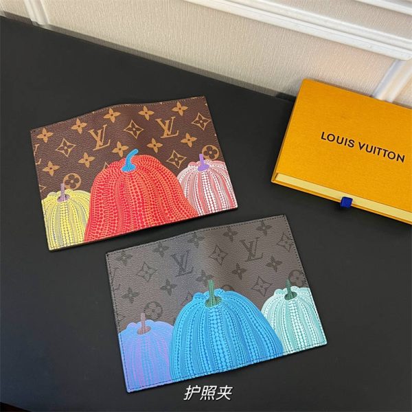 Wholesale Passport holder with box LOV #A0744