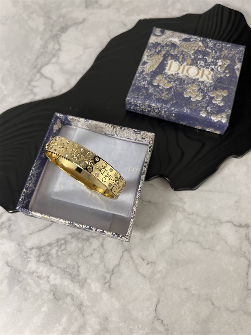 Wholesale Fashion Bracelet DIR MS #A4434 - Image 3